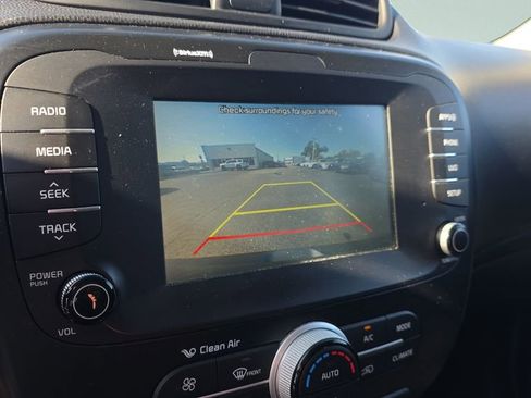 Used 2019 Kia Soul w/ Option Group 020 FWD image 17