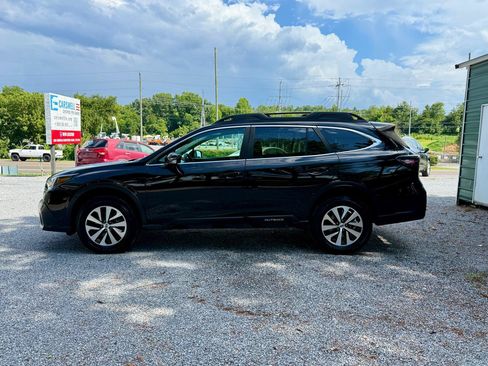 Used 2022 Subaru Outback Premium AWD/4WD image 16