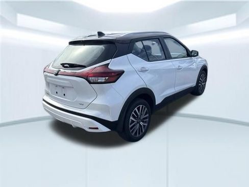 Used 2023 Nissan Kicks SV FWD image 6