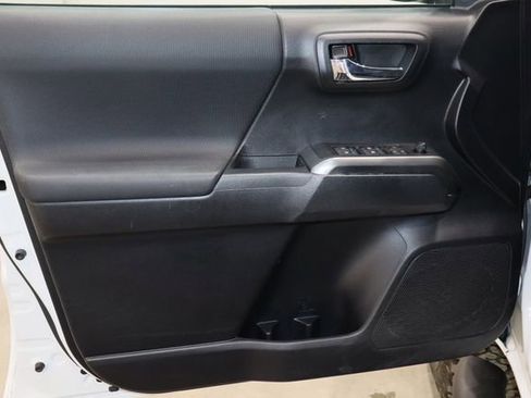 Used 2020 Toyota Tacoma TRD Sport image 21