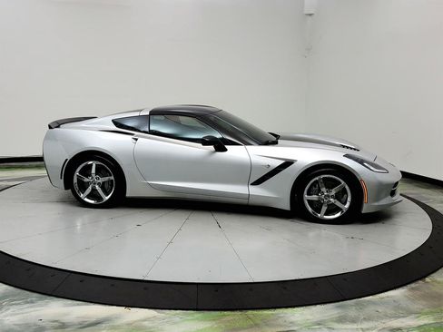Used 2015 Chevrolet Corvette Stingray Coupe RWD image 4