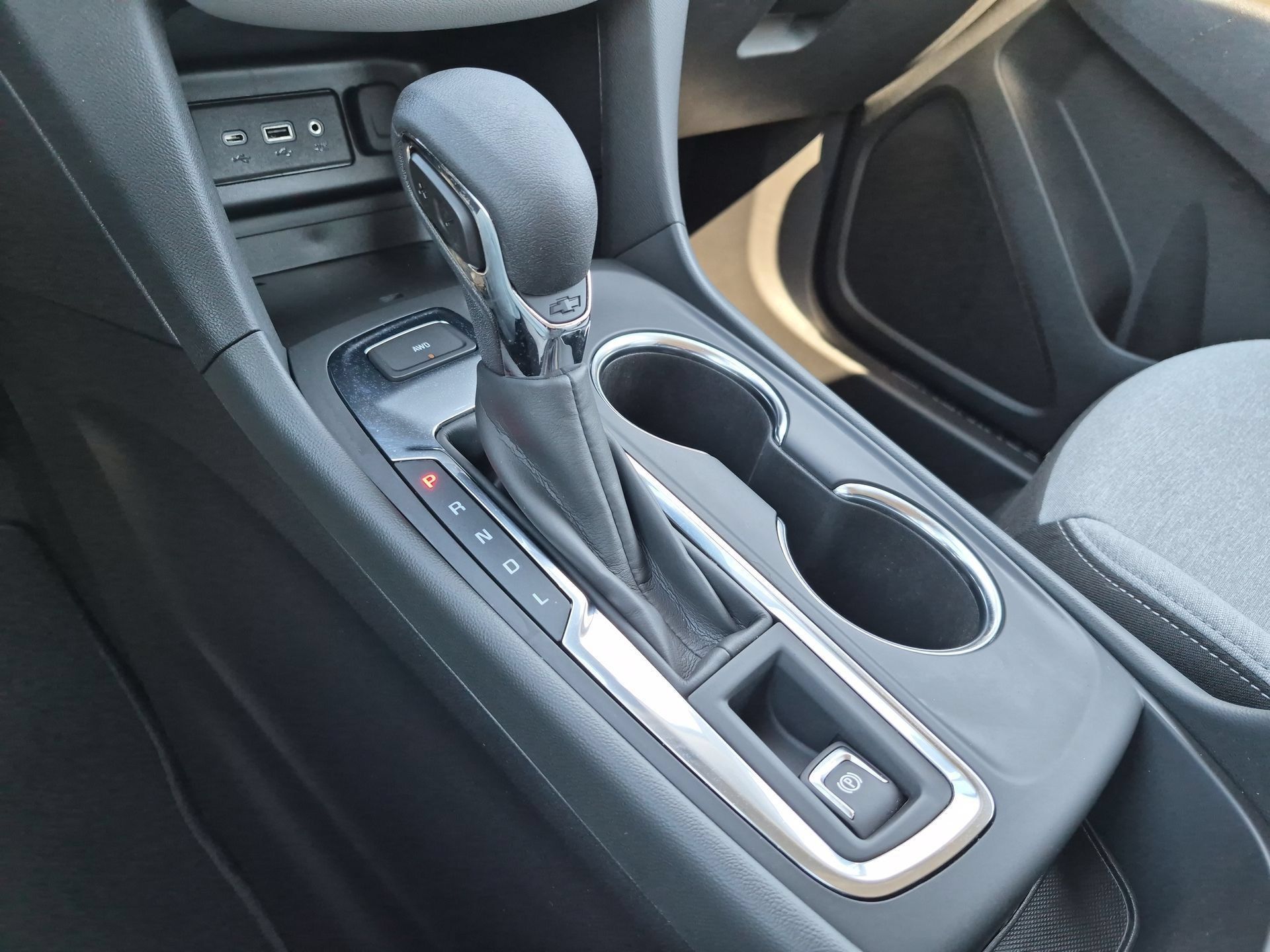 Certified 2024 Chevrolet Equinox LS w/ Sport Edition AWD/4WD image 16