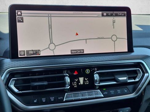 Used 2024 BMW X4 xDrive30i AWD/4WD image 13