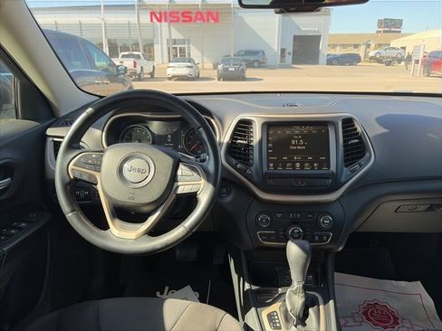 Used 2015 Jeep Cherokee Latitude w/ Comfort/Convenience Group image 14