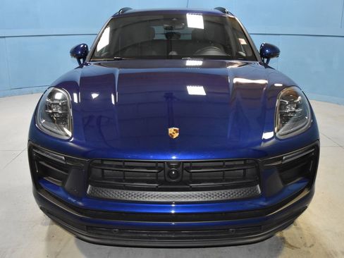 Certified 2024 Porsche Macan image 25