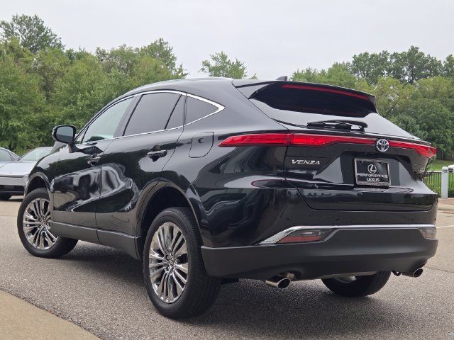 Used 2023 Toyota Venza XLE AWD/4WD image 25