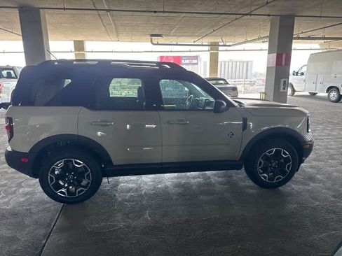 Used 2025 Ford Bronco Sport Outer Banks AWD/4WD image 6