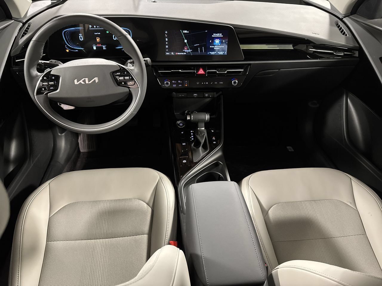 New 2026 Kia Niro EX FWD image 3