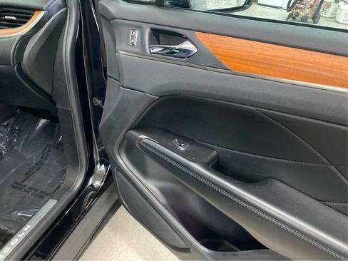 Used 2019 Lincoln MKC Reserve image 27