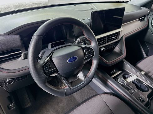 Used 2025 Ford Explorer ST-Line w/ ST-Line Street Pack AWD/4WD image 13