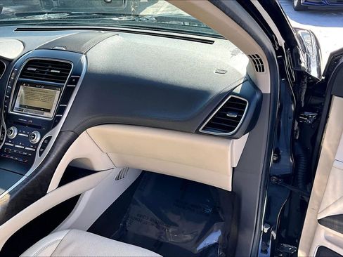 Used 2019 Lincoln Nautilus Reserve w/ Driver Assistance Package image 18