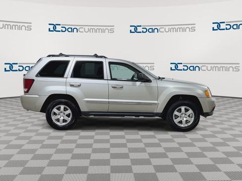 Used 2010 Jeep Grand Cherokee Laredo AWD/4WD image 9