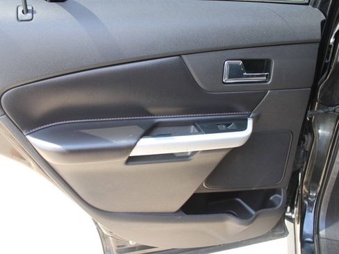 Used 2013 Ford Edge SEL FWD image 9