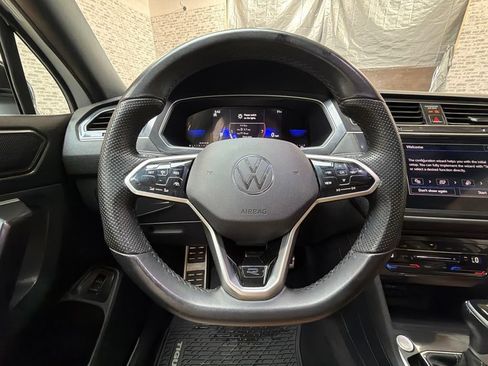 Used 2024 Volkswagen Tiguan SE R-Line FWD image 16
