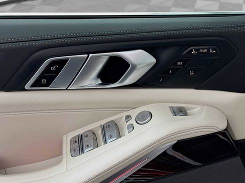 Used 2025 BMW X7 xDrive40i image 38