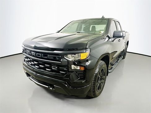 Used 2023 Chevrolet Silverado 1500 Custom w/ 2.7L Blackout Package image 3