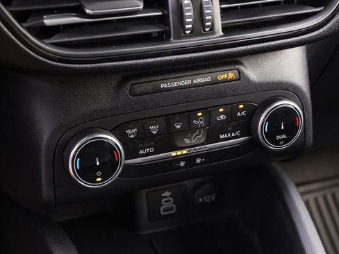 Certified 2025 Ford Escape ST-Line AWD/4WD image 17