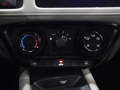 Used 2018 Honda HR-V LX image 19