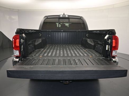 Used 2017 Toyota Tacoma SR5 w/ Tow Package RWD image 23