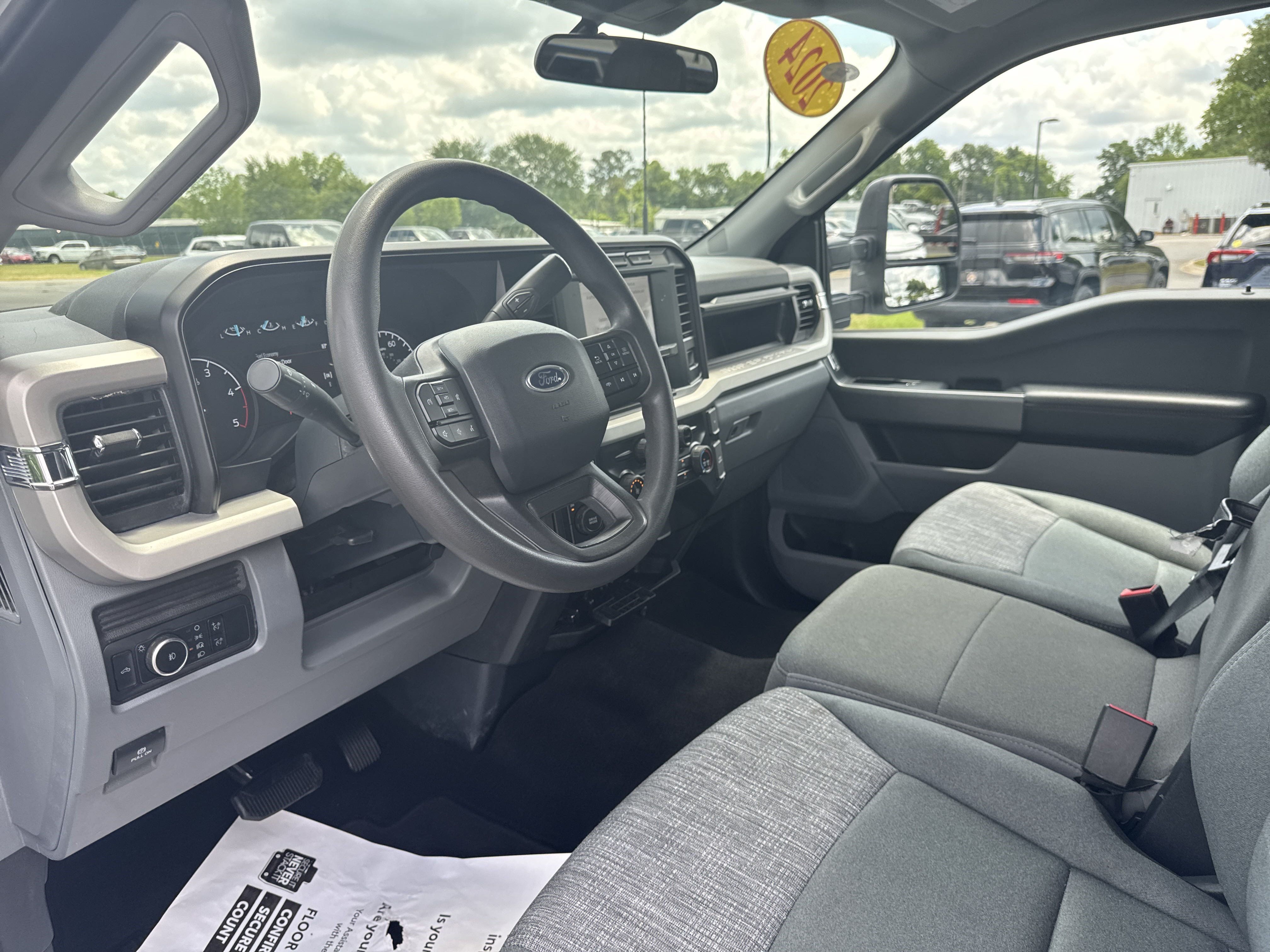 Used 2024 Ford F350 XLT AWD/4WD image 15
