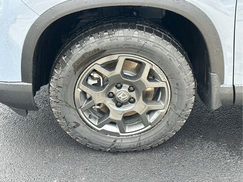 New 2025 Honda Pilot TrailSport image 11