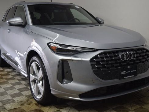 New 2025 Audi Q5 Prestige image 1