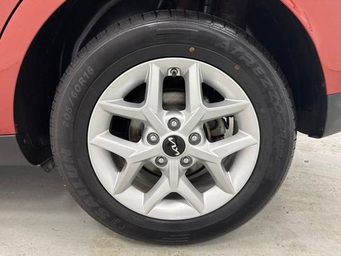 Used 2024 Kia Soul LX w/ Option Group 015 FWD image 31
