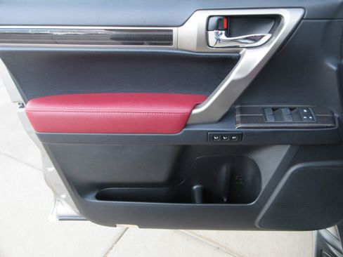 Used 2020 Lexus GX 460 Premium image 29