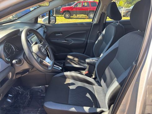 Used 2025 Nissan Versa SV image 27