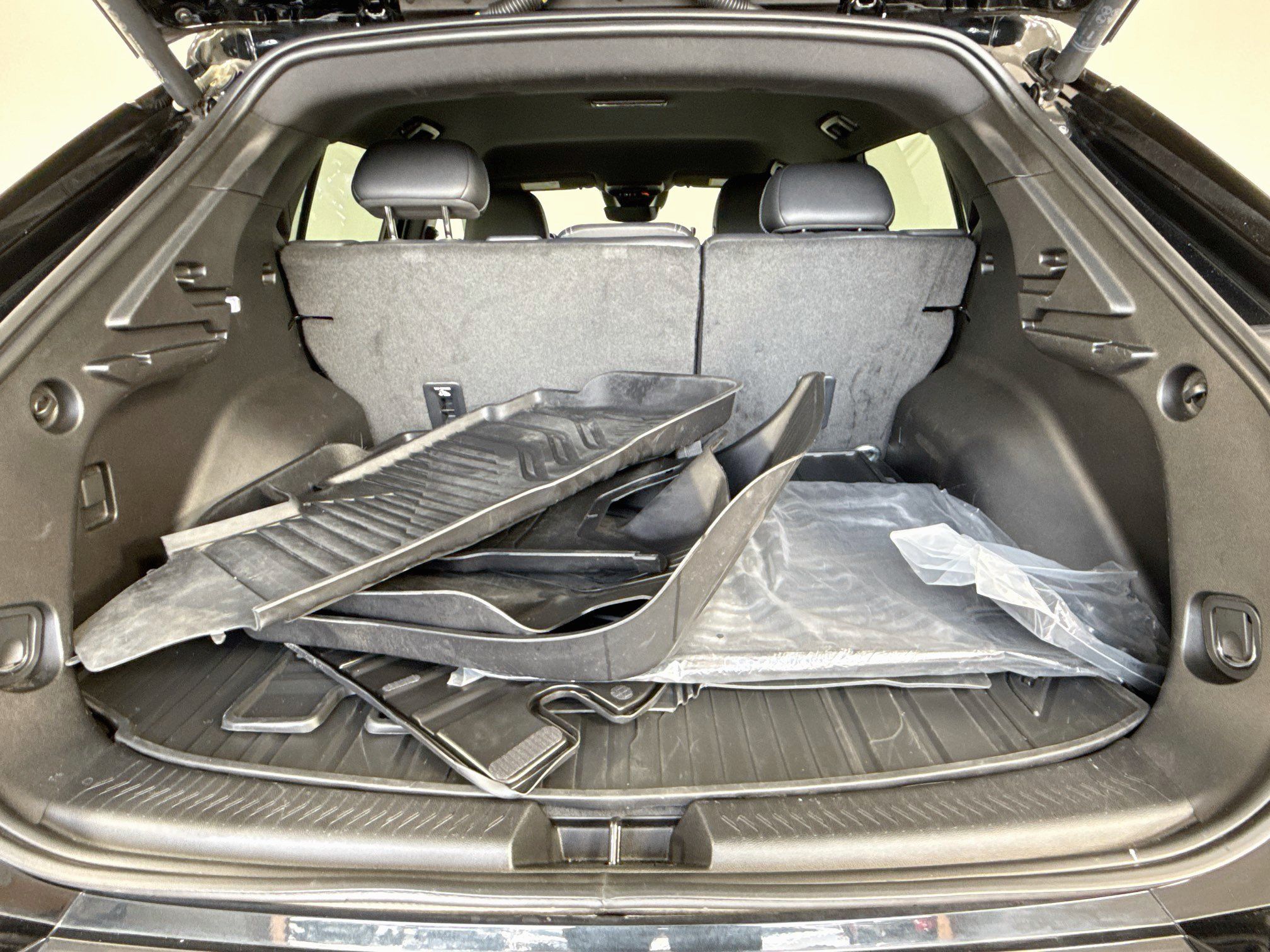Used 2025 Chevrolet Equinox EV LT w/ Convenience Package II FWD image 28