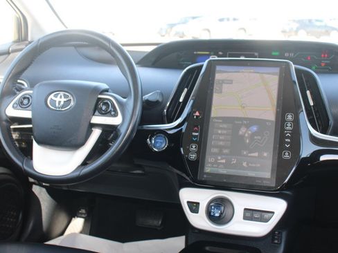 Used 2018 Toyota Prius Prime Premium FWD image 23