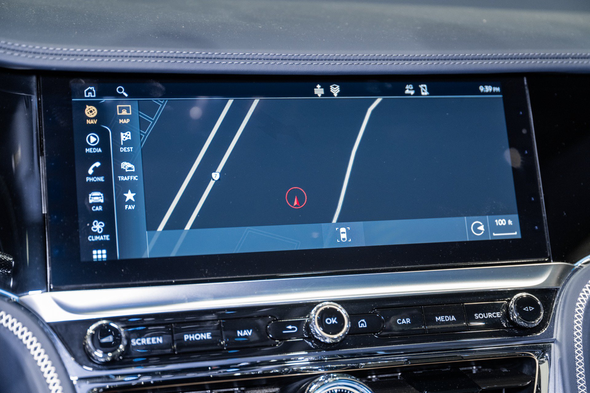 Used 2024 Bentley Flying Spur V8 AWD/4WD image 38