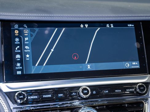 Certified 2024 Bentley Flying Spur V8 AWD/4WD image 38