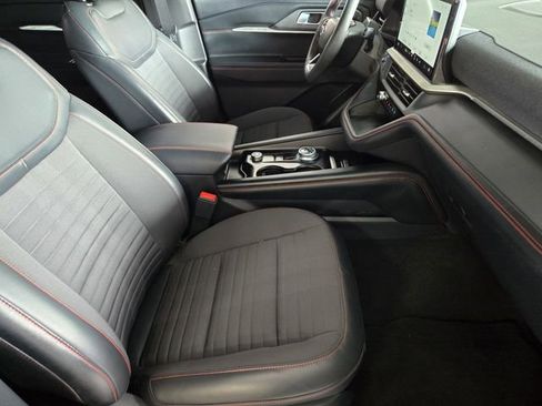 Used 2025 Ford Explorer ST-Line RWD image 17