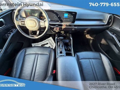 Used 2024 Kia Sorento S image 12