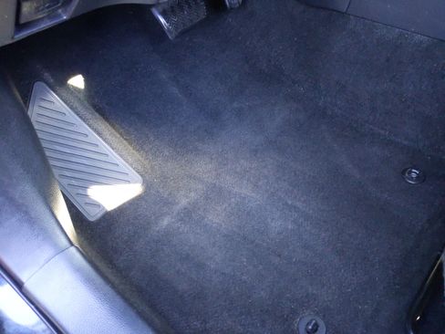 Used 2023 Toyota Corolla SE image 17