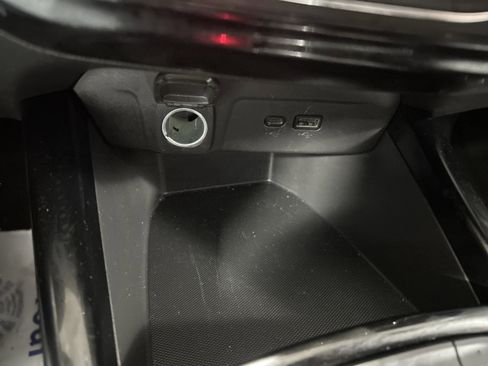 Used 2025 Chevrolet Trax LT w/ LT Convenience Package image 22