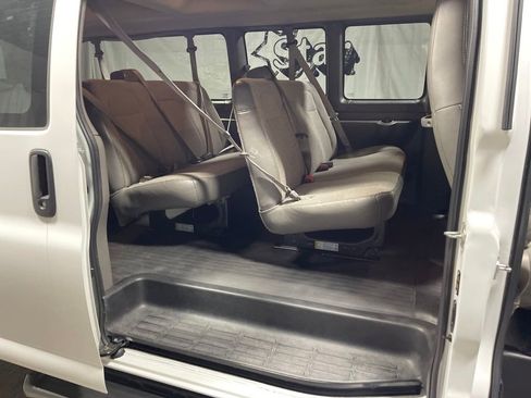 Used 2023 Chevrolet Express 3500 LS RWD image 12