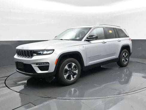 Used 2023 Jeep Grand Cherokee 4WD 4xe image 1