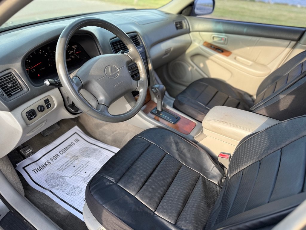 Used 1998 Lexus ES 330 w/ Leather Trim Pkg FWD image 9