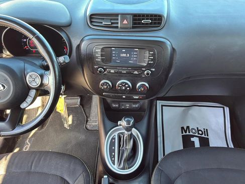 Used 2016 Kia Soul + w/ Designer's Package FWD image 12