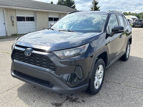 Used 2019 Toyota RAV4 LE AWD/4WD image 8