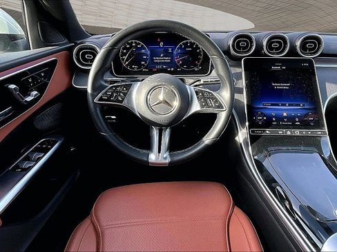 Used 2025 Mercedes-Benz C 300 Sedan image 4