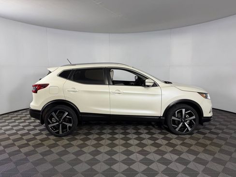 Used 2022 Nissan Rogue Sport SL image 3