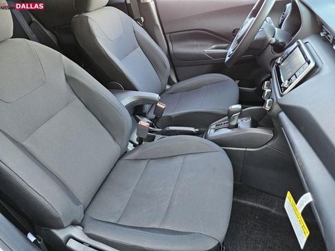 New 2025 Nissan Kicks Play S image 11