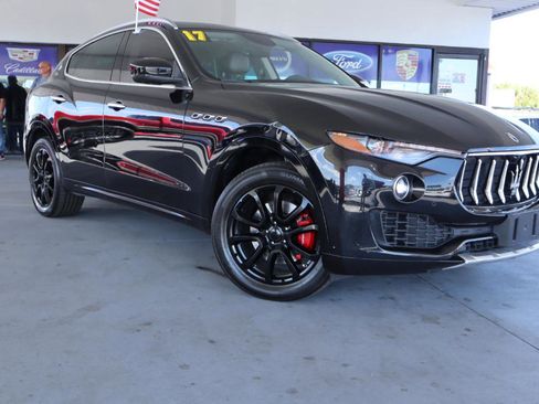 Used 2017 Maserati Levante w/ Luxury Package image 3
