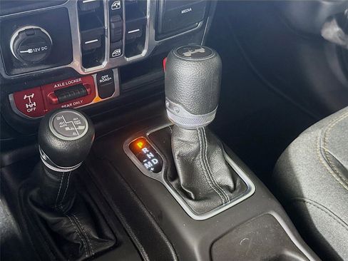 Used 2024 Jeep Wrangler Unlimited AWD/4WD image 16