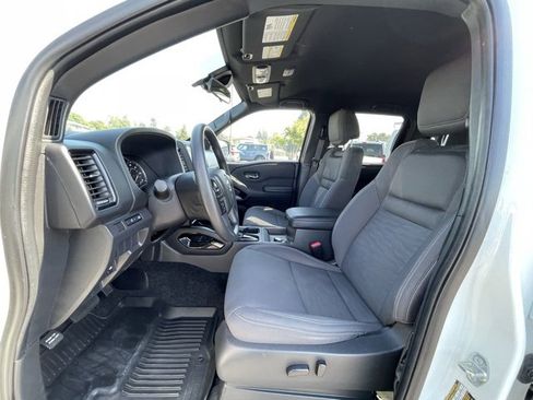 Used 2023 Nissan Frontier SV w/ Midnight Edition Package image 7