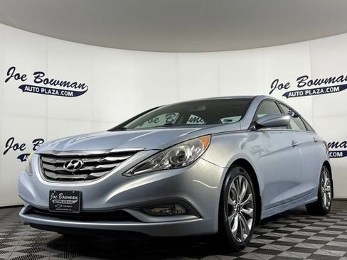 Used 2011 Hyundai Sonata SE image 2