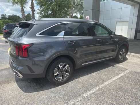 Used 2022 Kia Sorento S FWD image 3